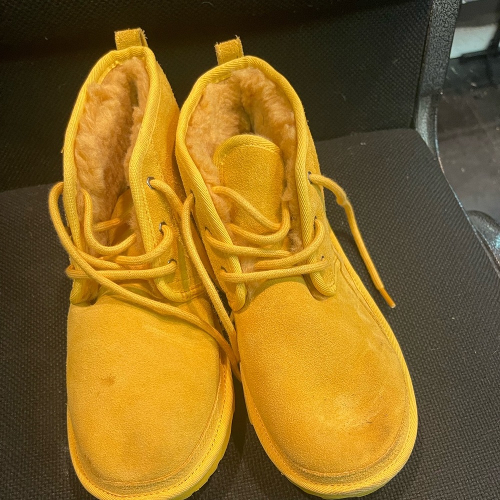 Boys or women uggs unique color